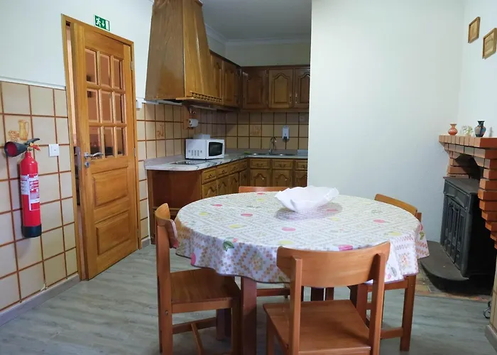 Local Do Arado بيت ضيافة براغانسا